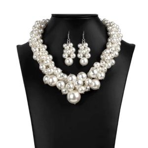 Regal Zi collection necklace with earrings
